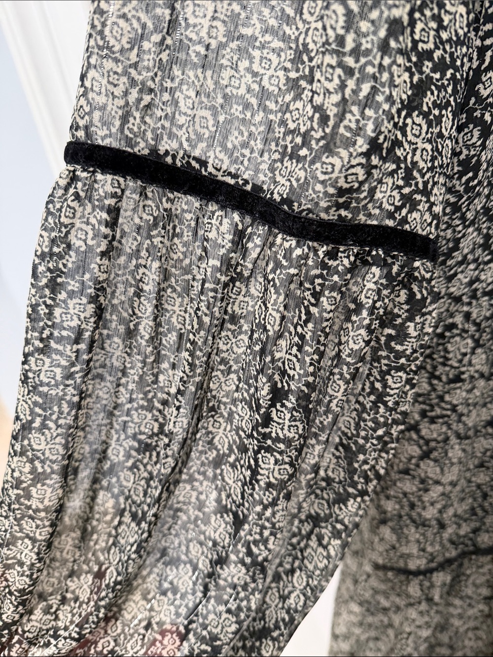 Lucky Brand Black and Cream Floral Long Sleeve Tiered Dress with V-Neck - Picture 4 of 7